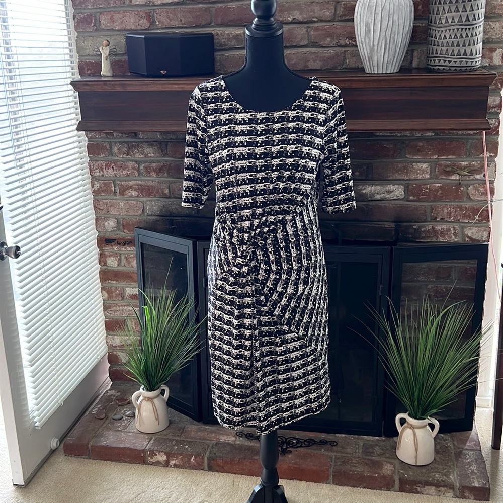 Black & white short sleeve dress
